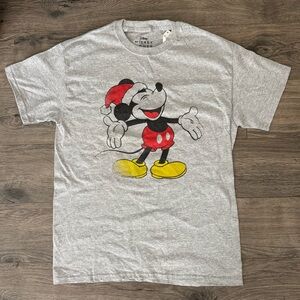 Disney Gray Mickey Mouse Christmas Short Sleeve Tee